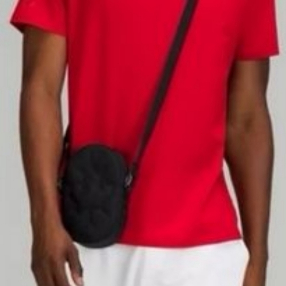 Lululemon TEAM CANADA 22 Future Legacy Crossbody Bag BLACK NWT - Picture 2 of 8